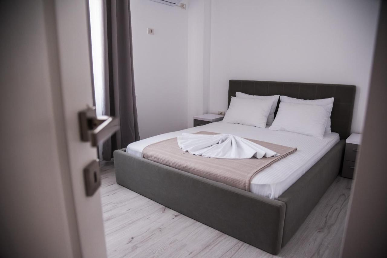 Maia Apartment Navodari Bagian luar foto