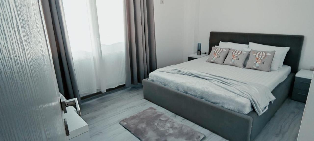 Maia Apartment Navodari Bagian luar foto
