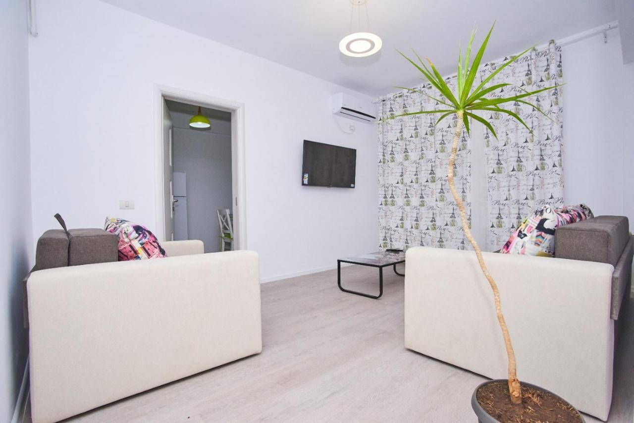 Maia Apartment Navodari Bagian luar foto