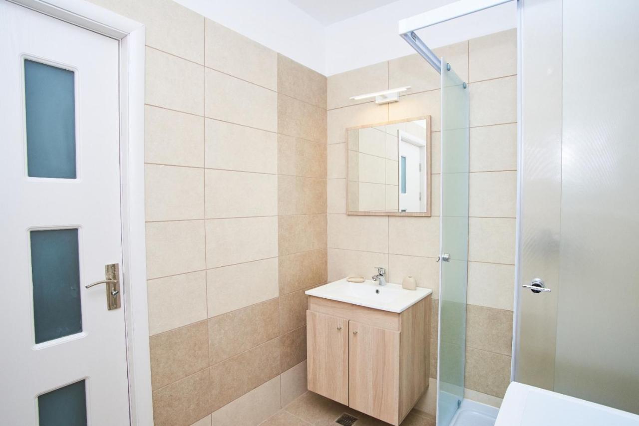 Maia Apartment Navodari Bagian luar foto